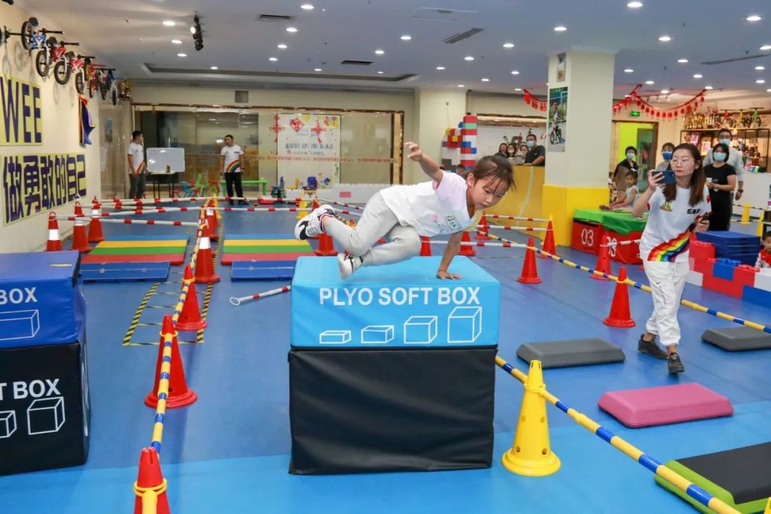 ���������������������ٶ���ɫ���ܴ������������μ�~